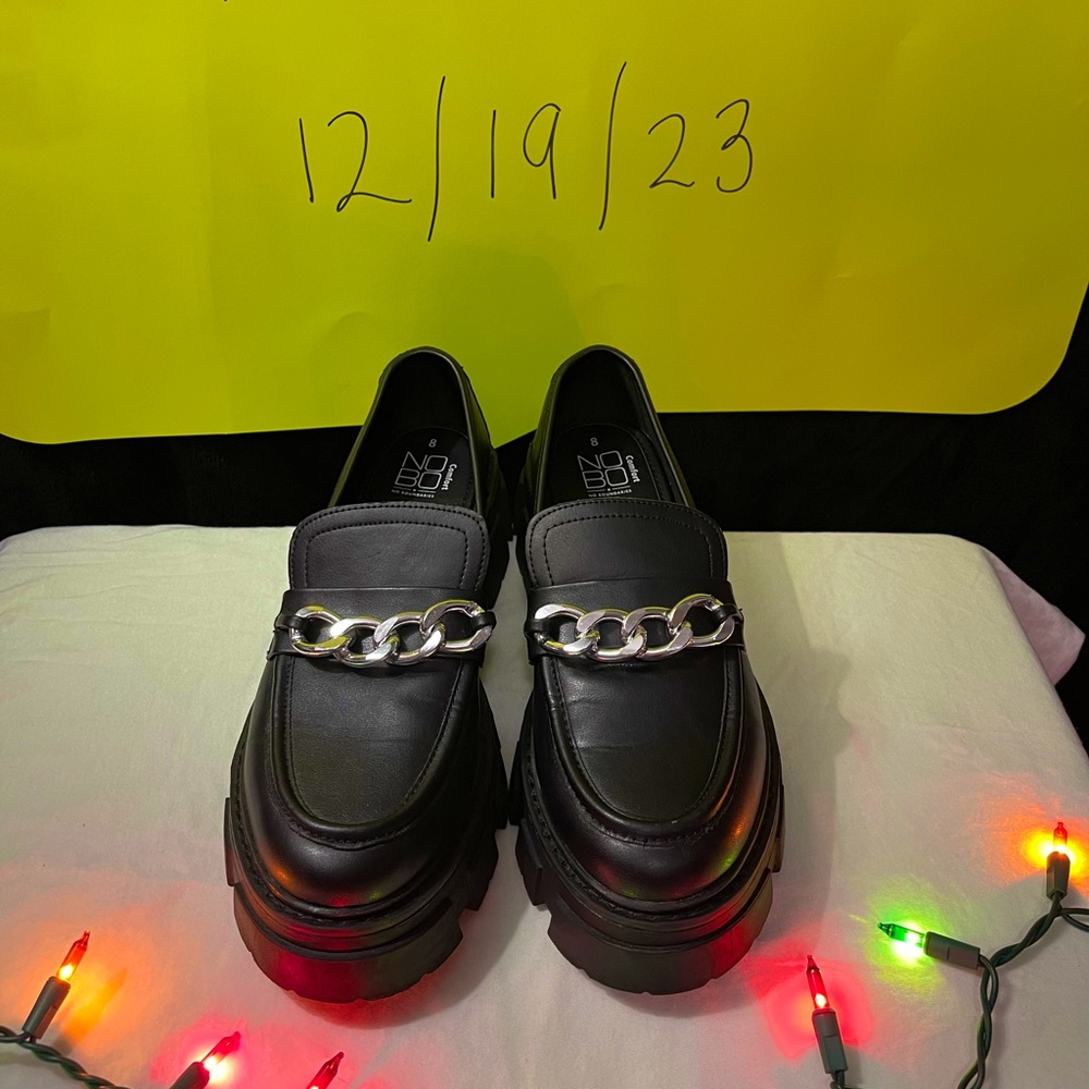 Walmart No Boundaries platform loafers with chain